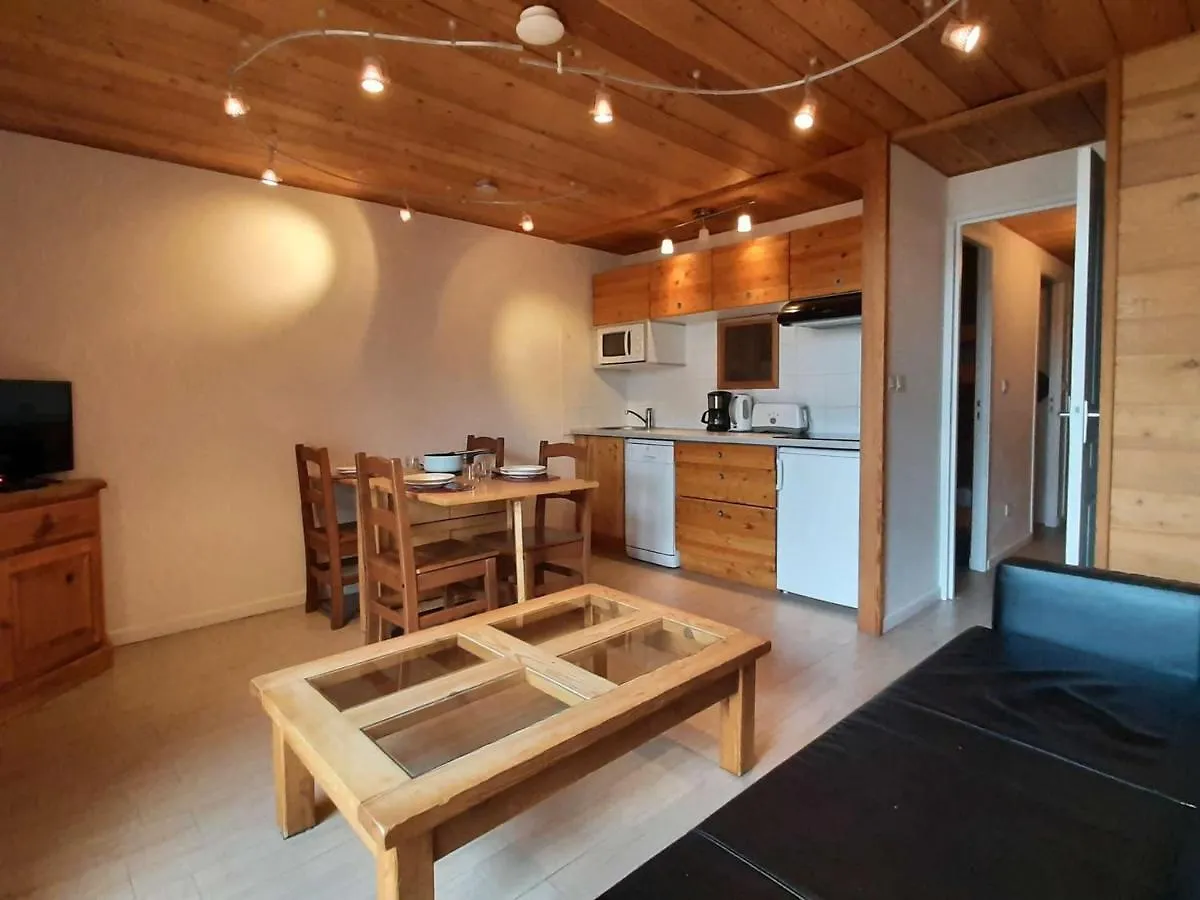 Apartment Studio Renove Avec Balcon Sud Et Parking, 4 Personnes, Montgenevre - Fr-1-330D-66 France