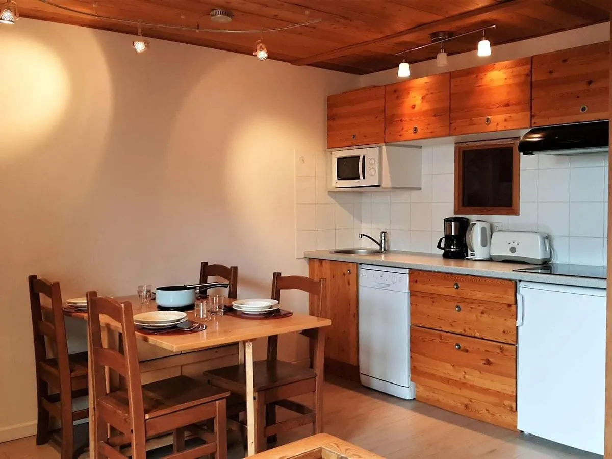 Apartment Studio Renove Avec Balcon Sud Et Parking, 4 Personnes, Montgenevre - Fr-1-330D-66