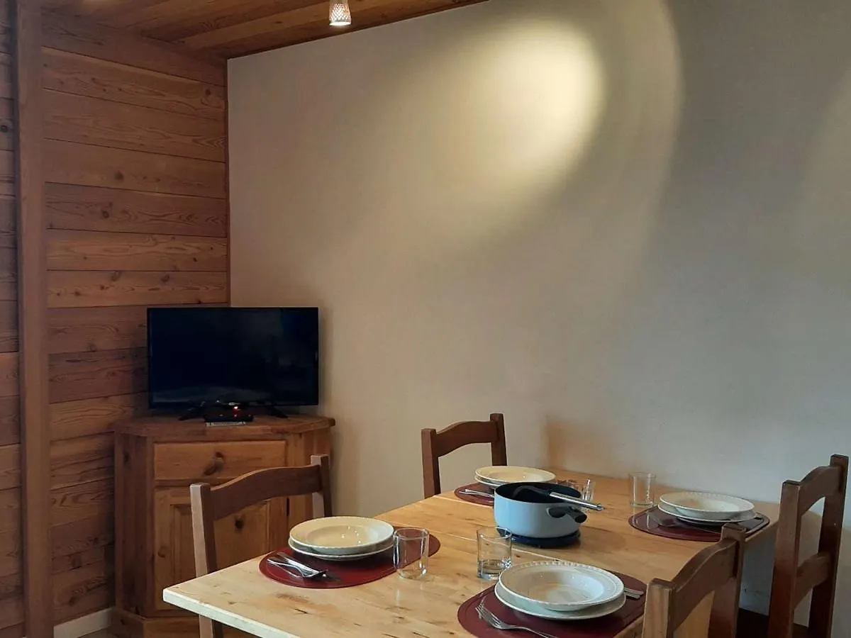 Studio Renove Avec Balcon Sud Et Parking, 4 Personnes, Montgenevre - Fr-1-330D-66 0*,  France