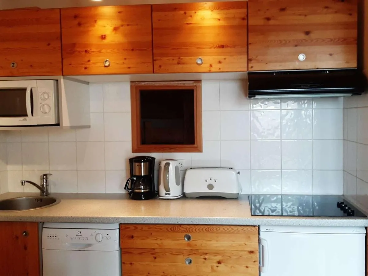 Studio Renove Avec Balcon Sud Et Parking, 4 Personnes, Montgenevre - Fr-1-330D-66 France