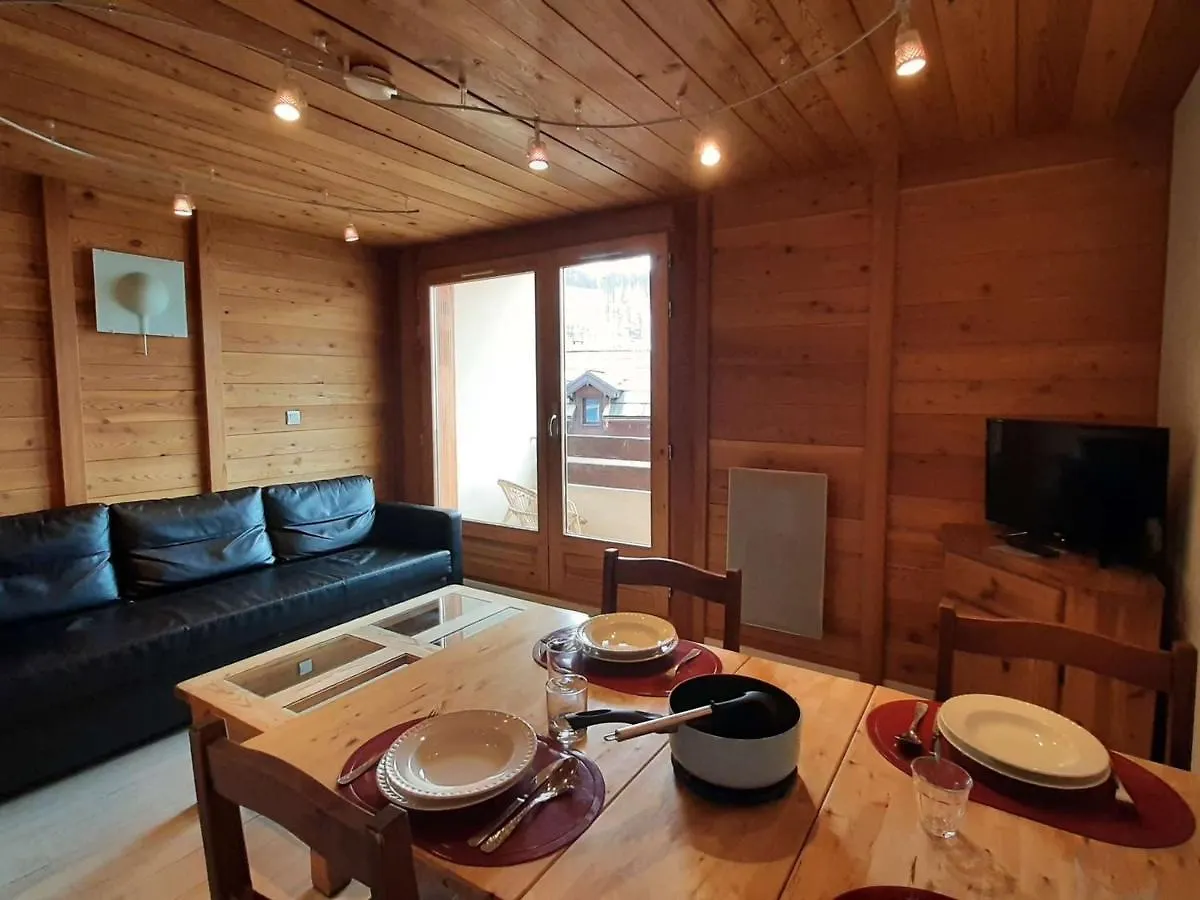 Apartment Studio Renove Avec Balcon Sud Et Parking, 4 Personnes, Montgenevre - Fr-1-330D-66 France
